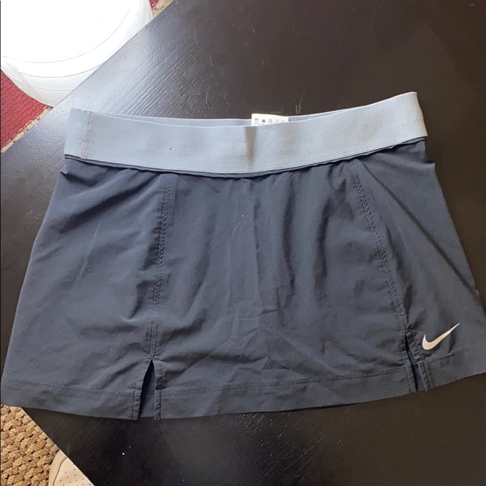 Nike women’s dri-fit black skirt